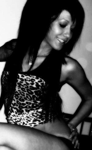 Connect with Itzel (29) in Massachusetts | Adult Dating