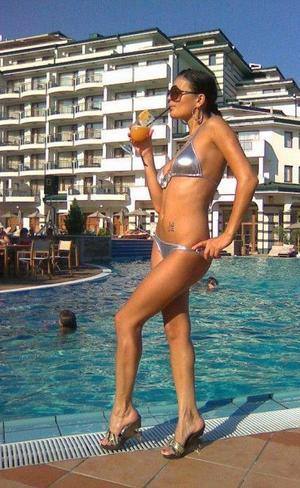 Lena (25) in Florida | Fast Casual Dating