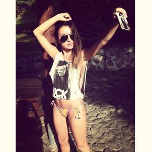 Meet Brenna (28) from Kansas | DTF Tonight