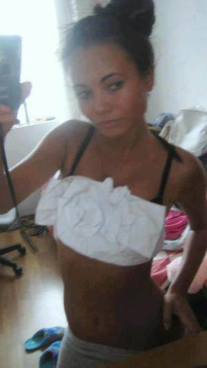 Photo of Laurel (28) from Federal Way, WA dating profile