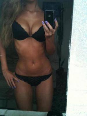 Meet Alexa (26) from Nebraska | DTF Tonight