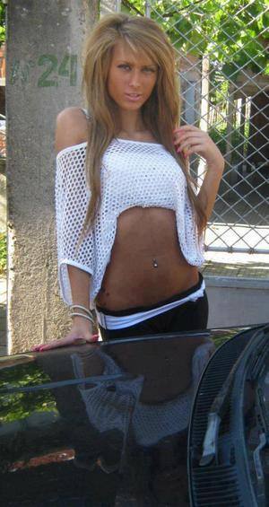 Annika (30) in Florida | Fast Casual Dating