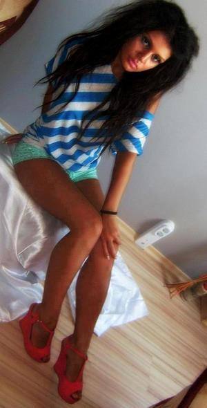 Magdalena (20) in Pennsylvania | Fast Casual Dating