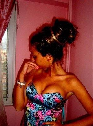 Joanna (18) in California | Fast Casual Dating