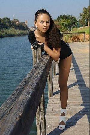 Amara (20) in New Hampshire | Fast Casual Dating