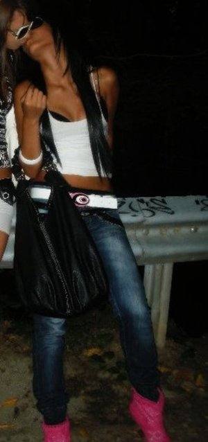 Leticia (22) in Georgia | Fast Casual Dating