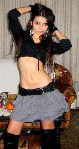 Danielle (28) in Tennessee | Fast Casual Dating