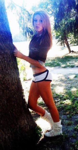 Tina (25) in Florida | Fast Casual Dating