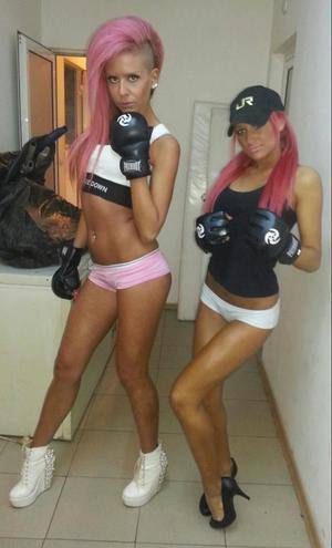 Alaina (26) in Ontario | Fast Casual Dating