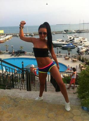 Helen (19) in British Colombia | Fast Casual Dating