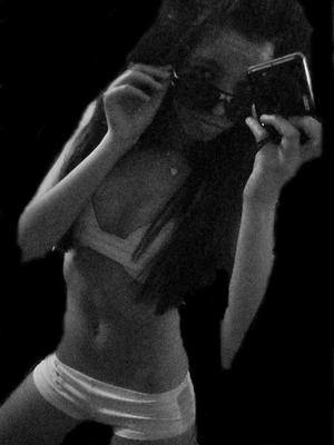 Profile photo of Leslie, age 28, from Lynden, WA