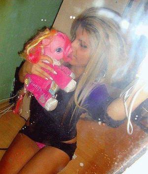 Baylee (26) in New York | Fast Casual Dating