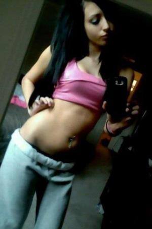 Kimberlee (21) in Ontario | Fast Casual Dating