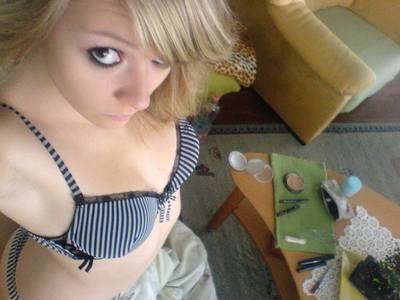 Nobuko from Depoe Bay, Oregon is looking for adult webcam chat