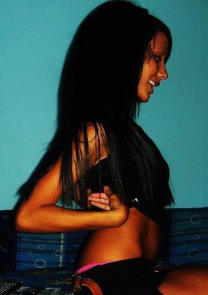 Claris from Glendale, Rhode Island is interested in nsa sex with a nice, young man