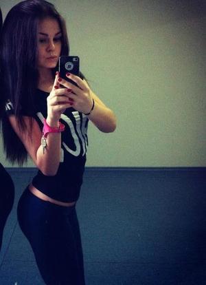 Yuri from Farmington, Arkansas is looking for adult webcam chat