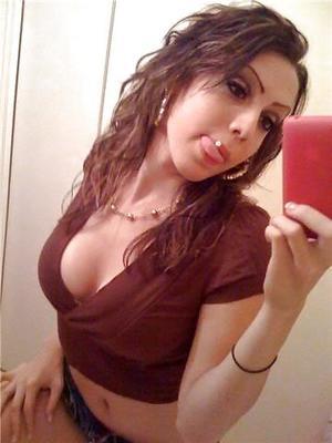 Looking for girls down to fuck? Ofelia from Camdenton, Missouri is your girl