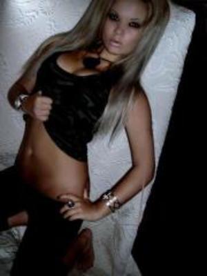 Roxanna from  is looking for adult webcam chat