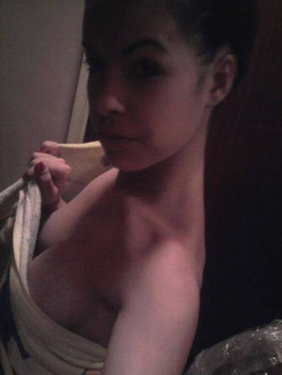 Drema from Sugar Hill, New Hampshire is looking for adult webcam chat