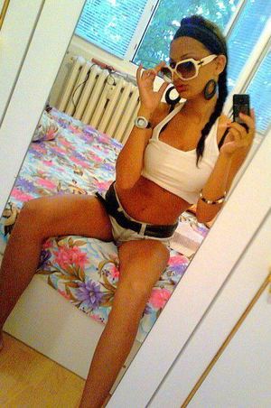 Veda from  is looking for adult webcam chat