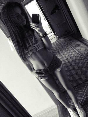 Carole from West Greenwich, Rhode Island is looking for adult webcam chat