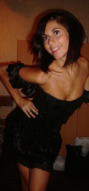 Elana from Roggen, Colorado is looking for adult webcam chat