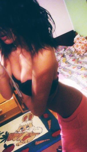 Jacklyn from Valley Falls, Kansas is looking for adult webcam chat