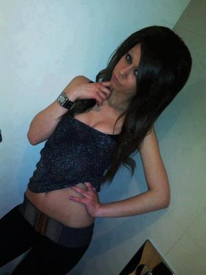 Rozella from Irene, South Dakota is looking for adult webcam chat