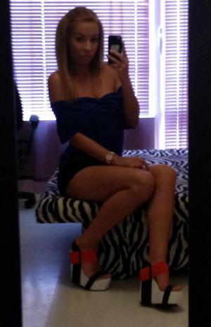 Leonarda from Kimberling City, Missouri is looking for adult webcam chat