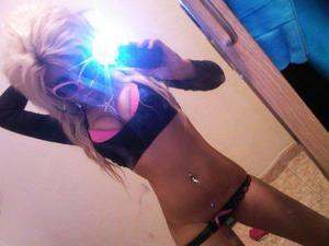 Ivonne from Laurens, Iowa is looking for adult webcam chat