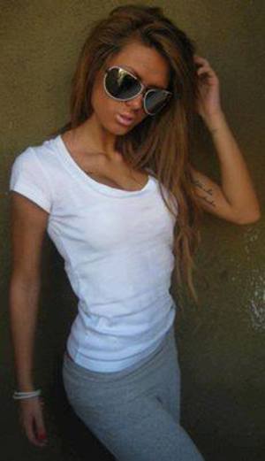 Shonda from Lowell, Wisconsin is looking for adult webcam chat