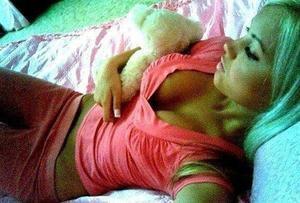 Shenna from Hanapepe, Hawaii is looking for adult webcam chat