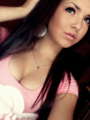 Corazon from Avon, North Carolina is looking for adult webcam chat