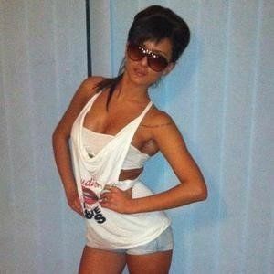 Dakota from Quebec is looking for adult webcam chat